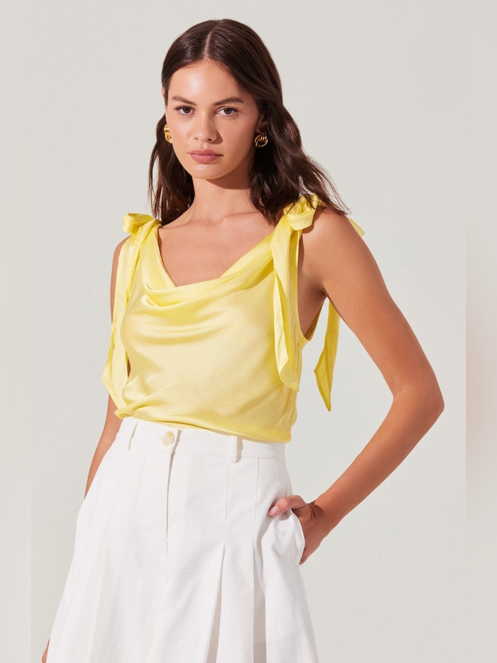 NEW ASTR THE LABEL Allexina Top Lemon Yellow Satin Size Small - Picture 4 of 13